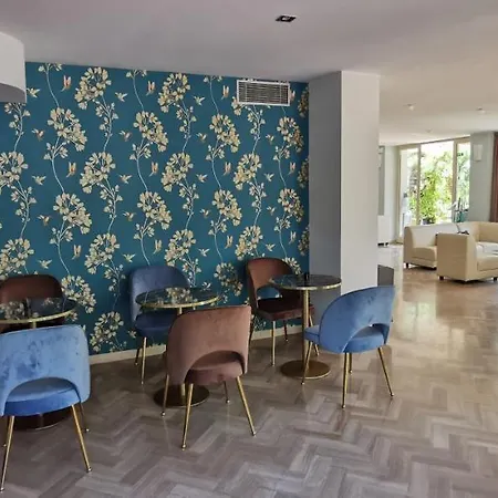 Aura Living فندق 3*