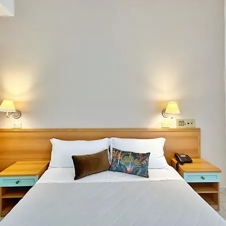 Ξενοδοχείο Aura Living