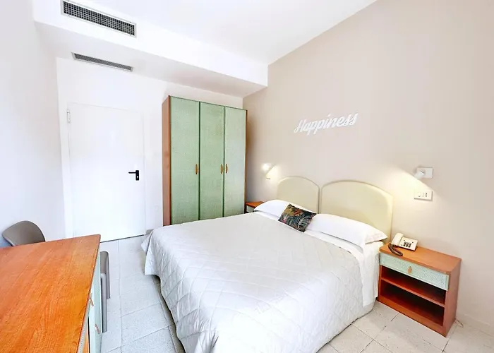 Aura Living 3*