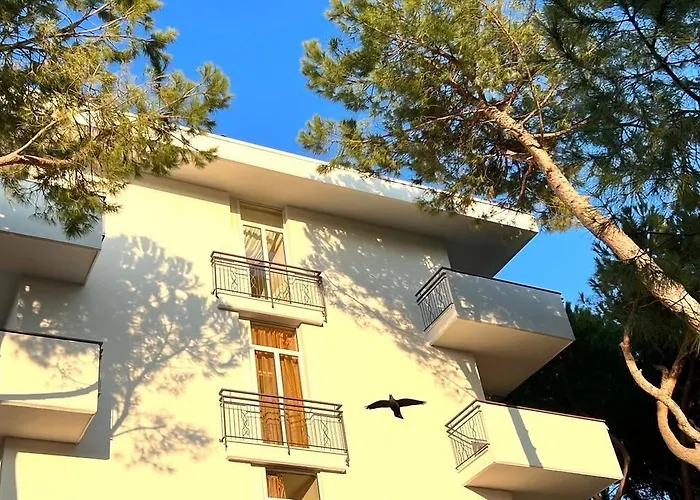Aura Living 3*