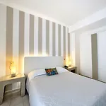 호텔 Aura Living 3*
