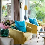 Aura Living 3*