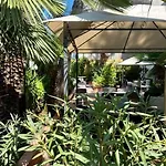 Aura Living Ξενοδοχείο 3*