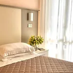 Aura Living