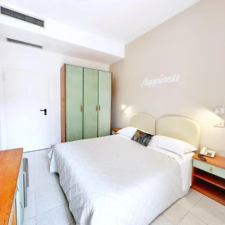 Aura Living 3*