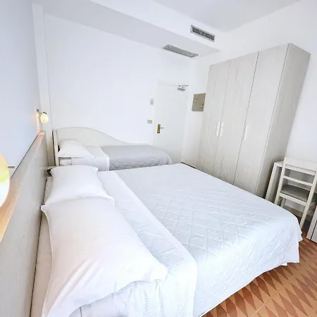 فندق Aura Living