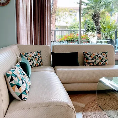 Aura Living Hotell 3*