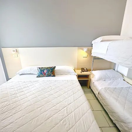 Aura Living 3*