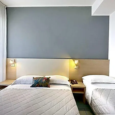 Aura Living 3*