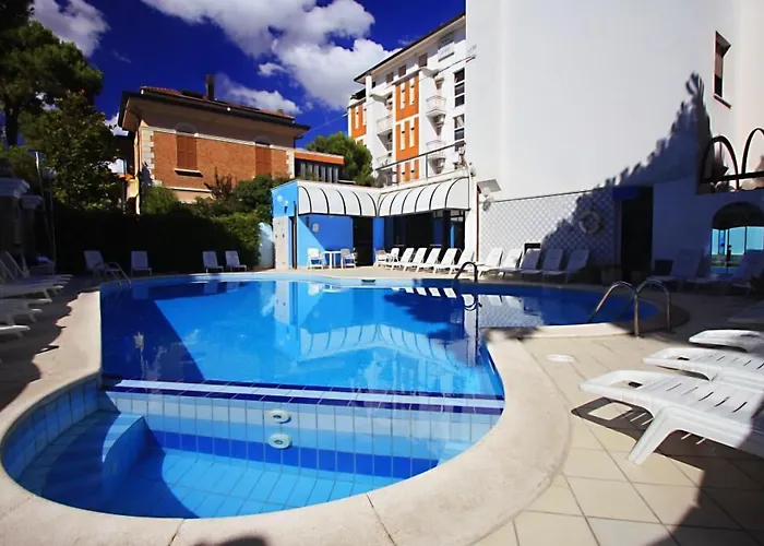 Szálloda Aura Living 3*