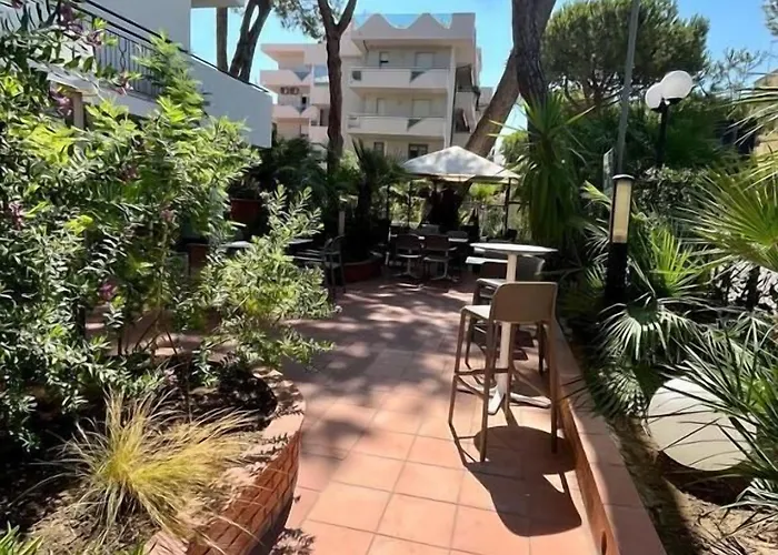 Aura Living Szálloda 3*