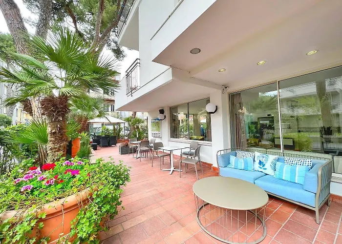 Aura Living Szálloda Rimini