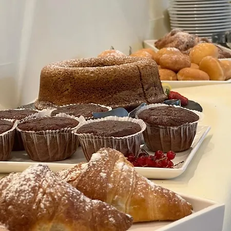 Aura Living 호텔 3*