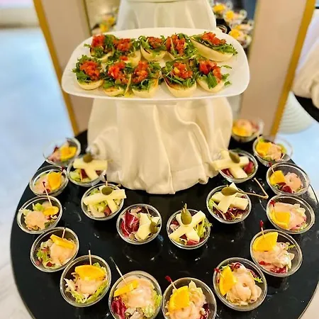 호텔 Aura Living 3*