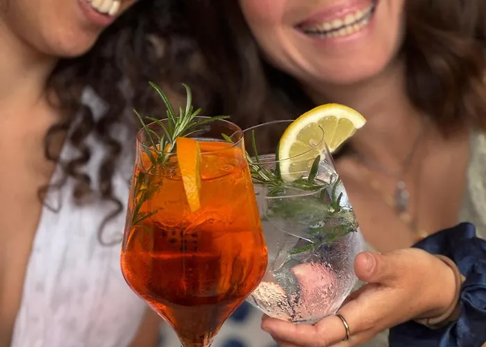 Aura Living Hotel 3*